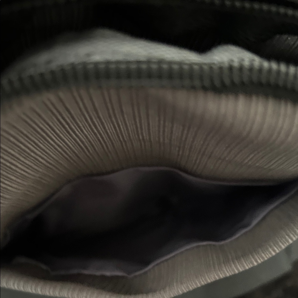 Gray Sling Bag NIP - Picture 5 of 7